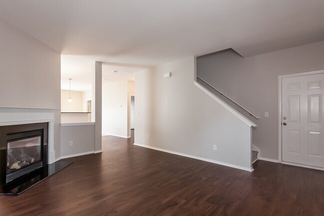 Building Photo - 2118 Buckleigh Dr