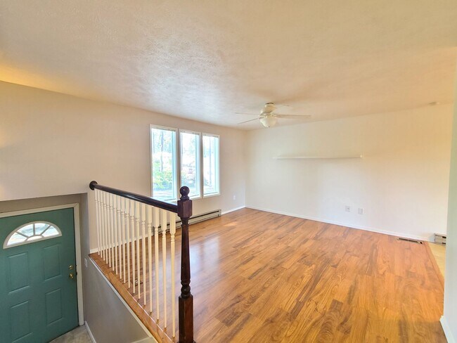 Foto del edificio - 4107 E Pratt Ave