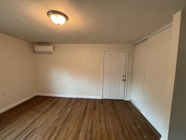 Building Photo - 5890 Antonia Pl