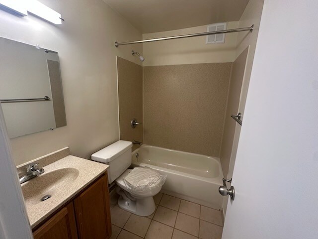 Interior Photo - Summit Hills