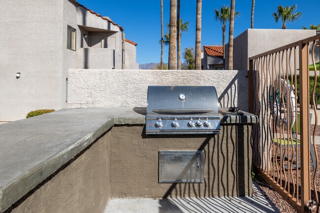 Barbecue Area - Ten50 Apartments