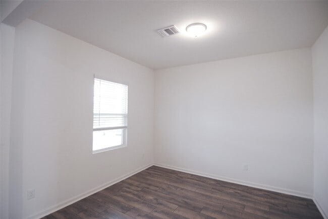 Building Photo - 1052 Water Oak Ln