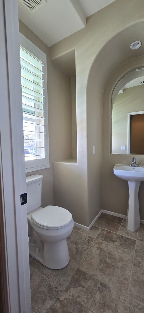 Foto del edificio - Pristine Chapman Heights Home on Golf Course!