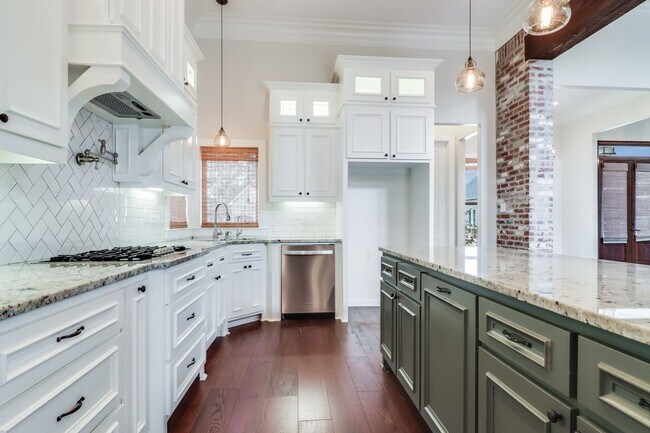 Foto del edificio - Gorgeous Custom Built Home Available In Youngsville!