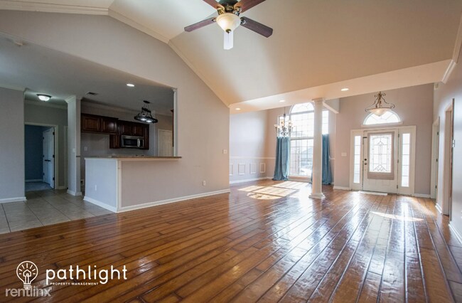 Foto del edificio - 3 br, 2 bath House - 1023 Skyline Dr UNIT