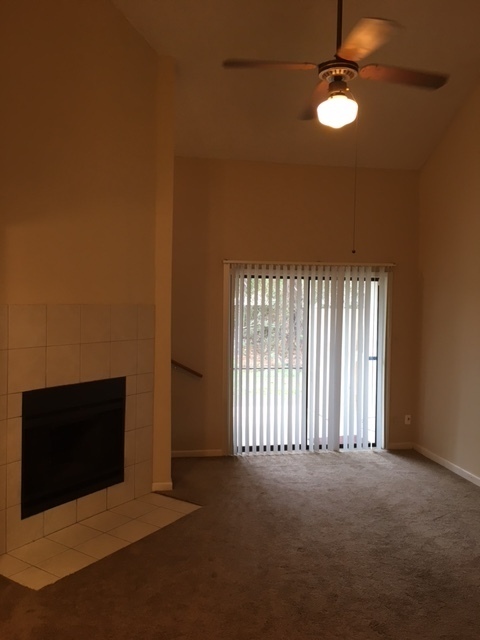 Foto del edificio - 2 bedroom 2 bath Townhome!