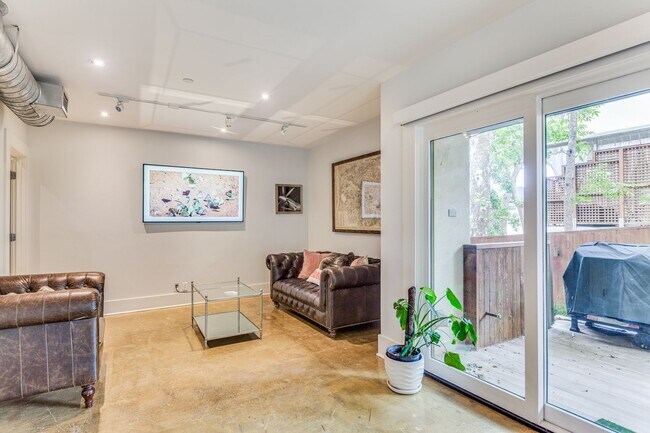 Building Photo - FURNISHED LUXURY ALAMO HEIGHTS 4-BEDROOM