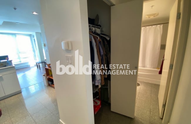 Building Photo - 939 Expo Blvd