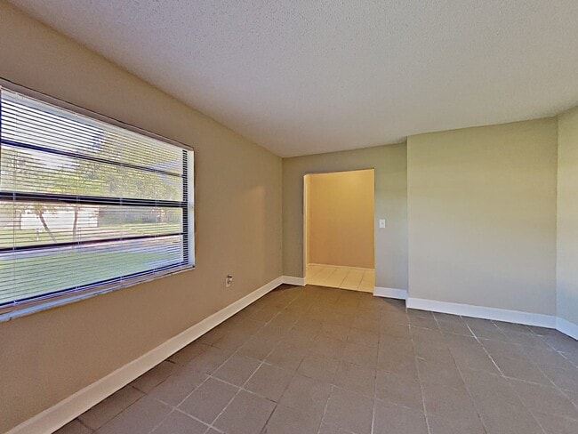 Building Photo - 5311 Fox Run Rd