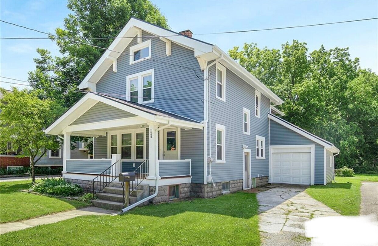 Primary Photo - 120 E Evers Ave