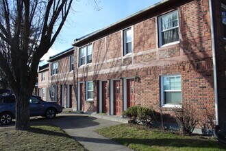 Building Photo - 511 Crater Lake Pkwy