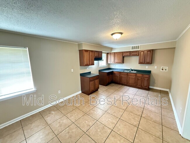 Building Photo - 2477 Chattering Ln