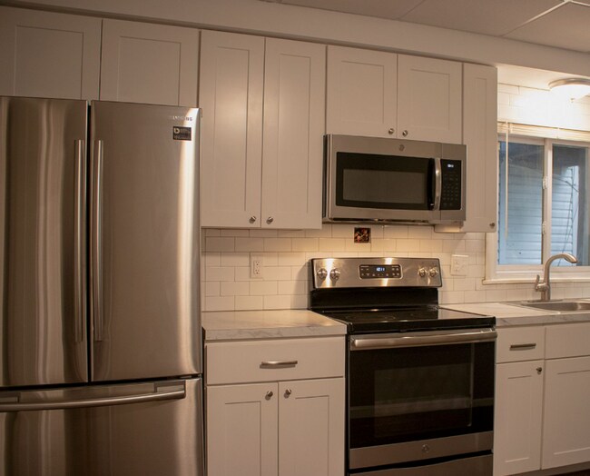 Building Photo - 216 Peffer St