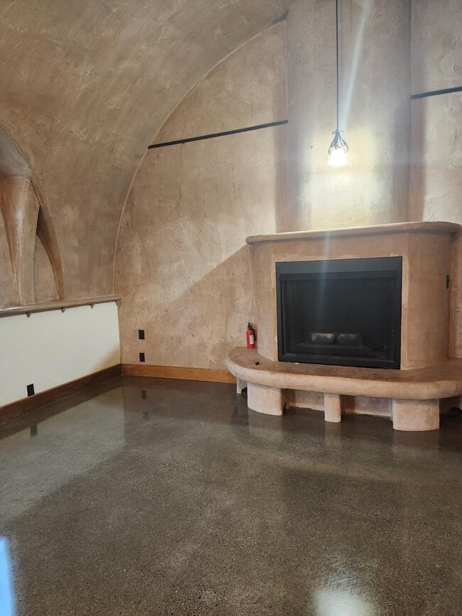 Building Photo - 353 Etna Rd