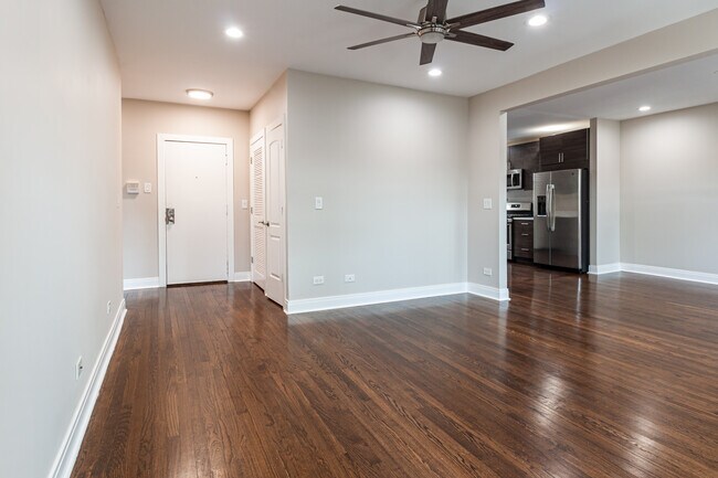Foto del edificio - 1436 W Farragut Ave
