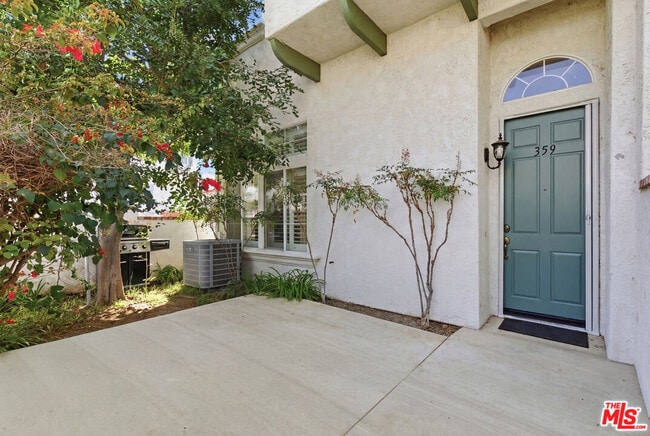 Building Photo - 359 Westlake Vista Ln