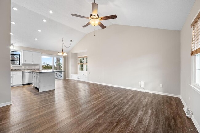 Photo - 117 Settlement Dr House