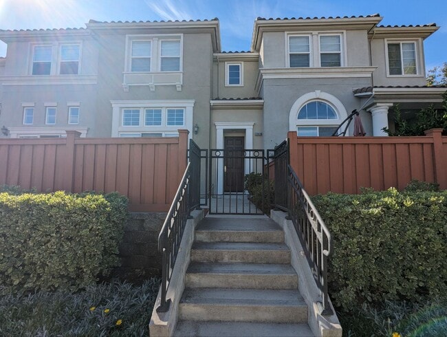 Building Photo - 3906 Vista Roma Dr