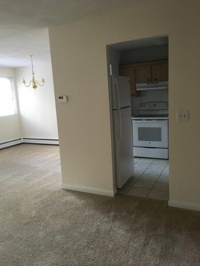 Building Photo - 1 bedroom in Boston MA 02132