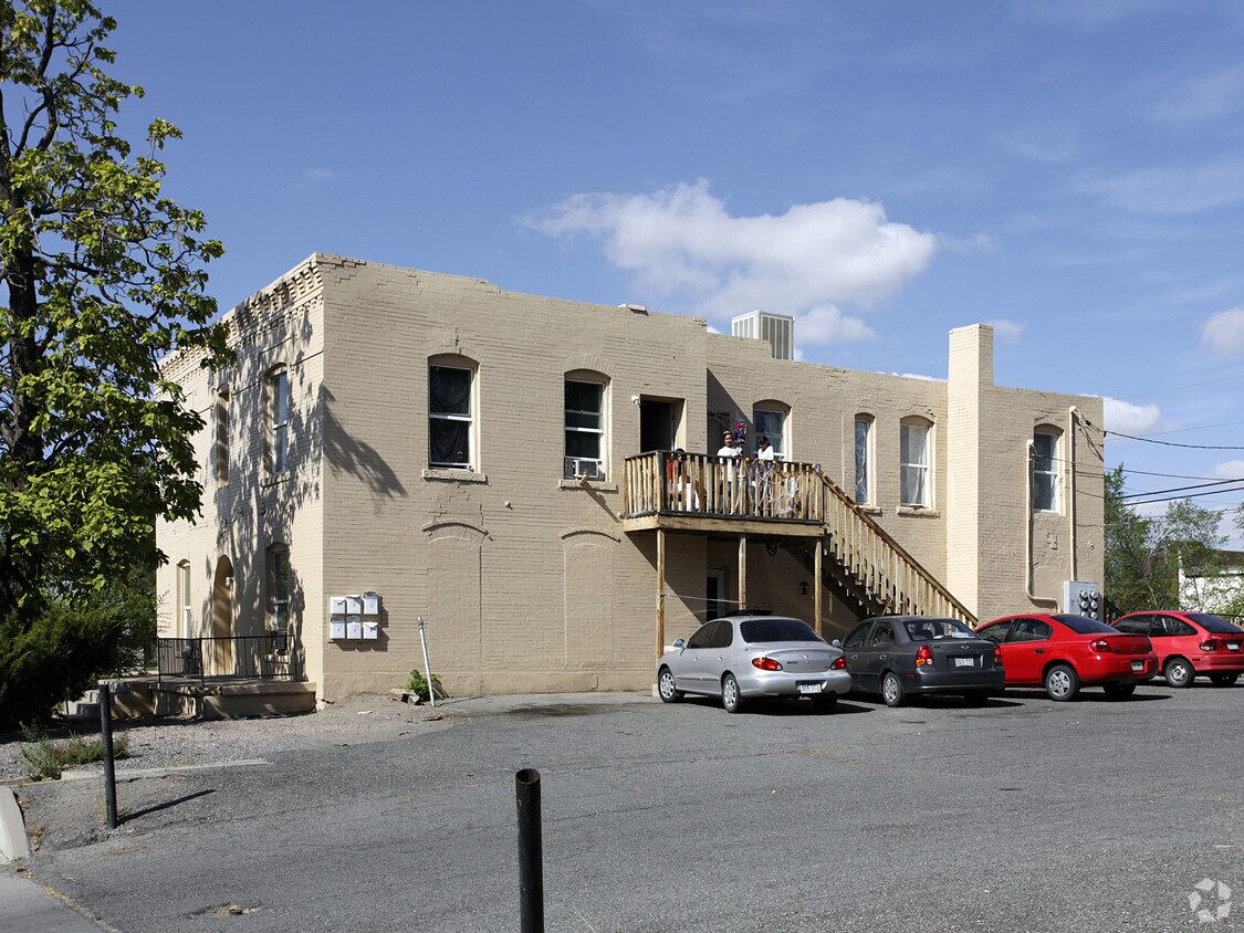 Primary Photo - 525 W 8th St