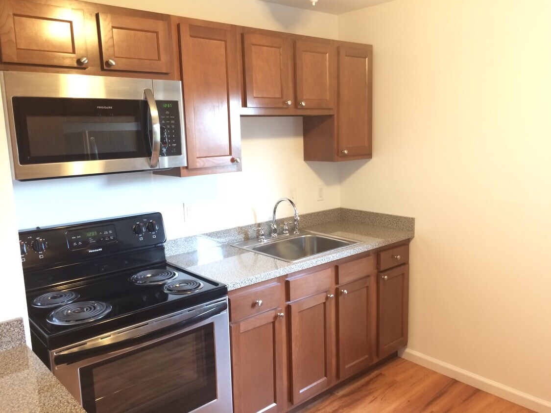 Primary Photo - 119 E Ayre St