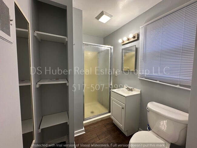 Foto del edificio - 2 bedroom home with garage, basement and s...