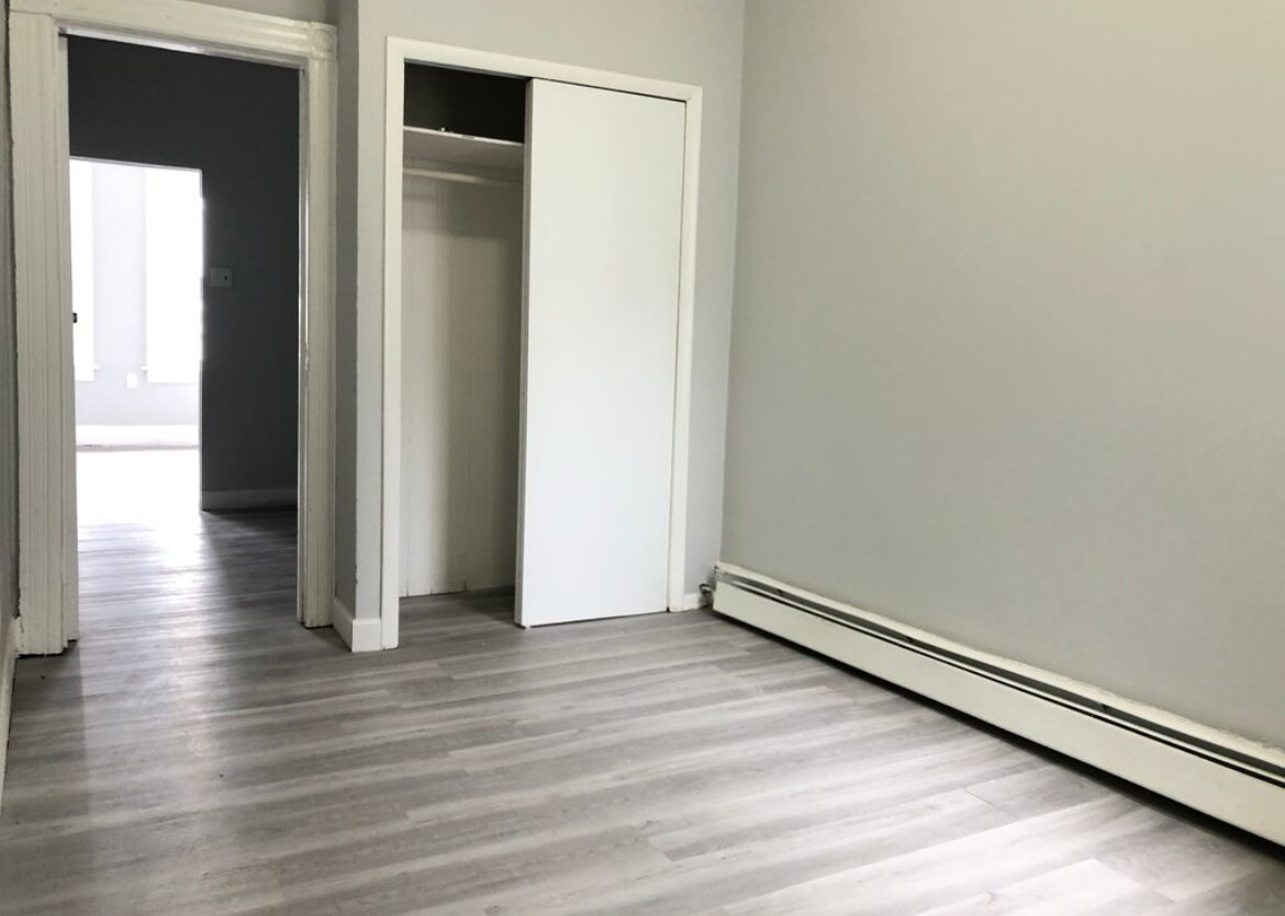 Foto del edificio - 85 E 25th St