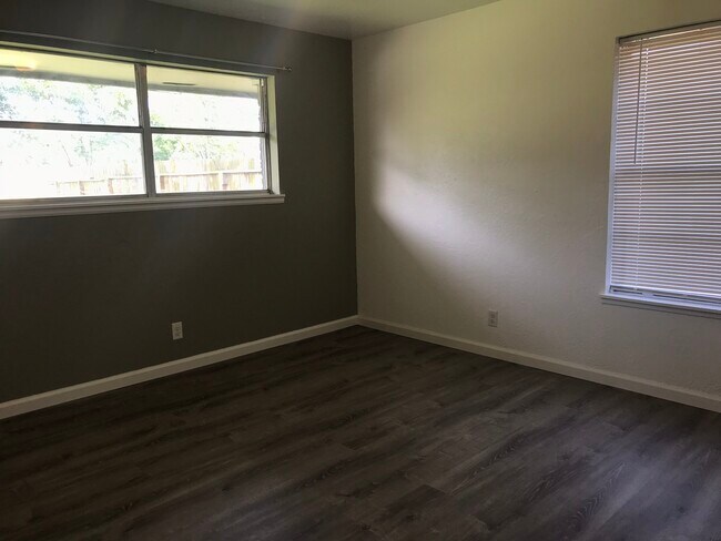 Building Photo - 4106 Kevin Dr