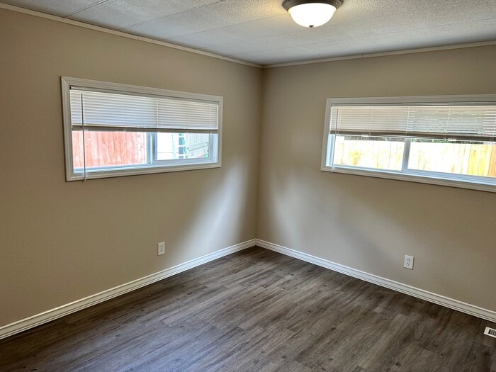 Foto del edificio - TWO BEDROOM MOBILE HOME IN CASTLE ROCK