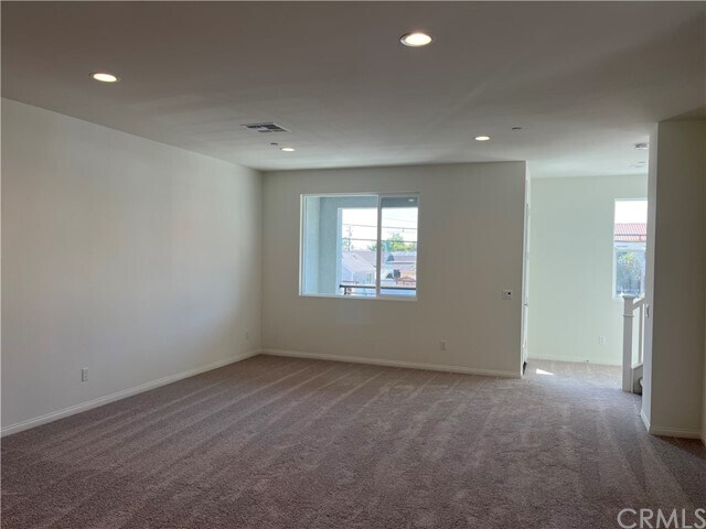 Building Photo - 271 Garfield St