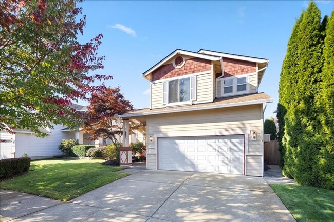 Building Photo - Elegant 4-Bedroom 2.5 Bath Single Family H...
