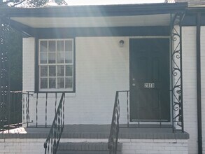 Building Photo - 2918 Jackson St