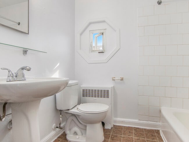 Building Photo - 340–376 Tillbury Avenue