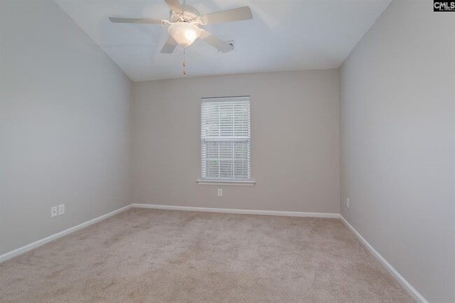 Foto del edificio - 129 Crickhollow Cir