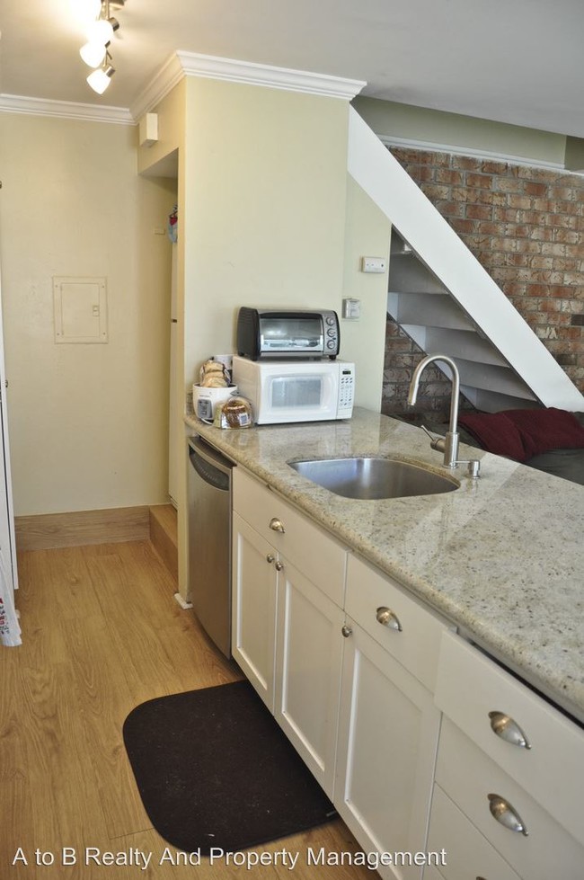 Building Photo - 2 br, 1 bath House - 4716 Capay Dr, #2