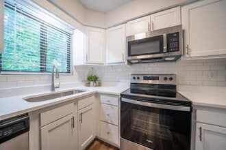 Building Photo - 3166 Griggsview Ct