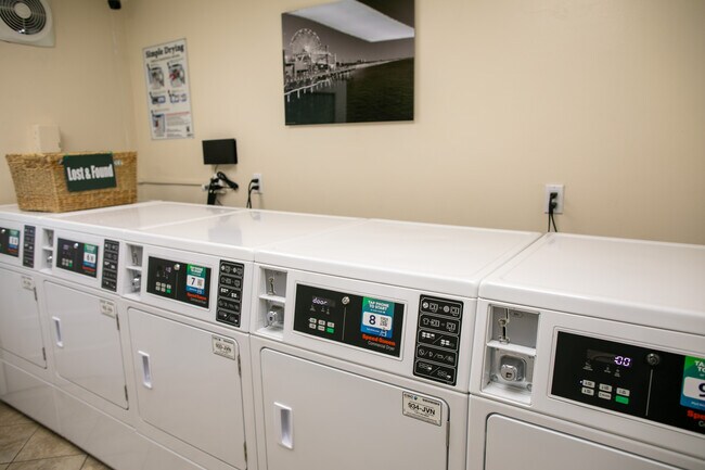 Foto del edificio - 2721 2nd St