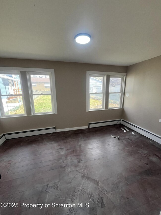 Foto del edificio - 129 S Blakely St