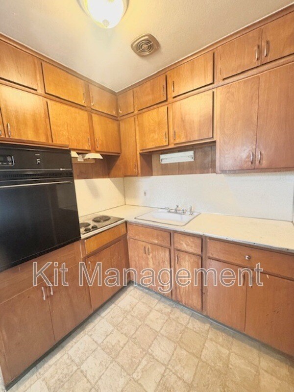 Foto del edificio - 3320 Douglas Rd