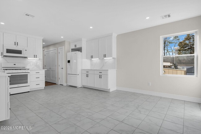 Building Photo - 2334 Adams Ave