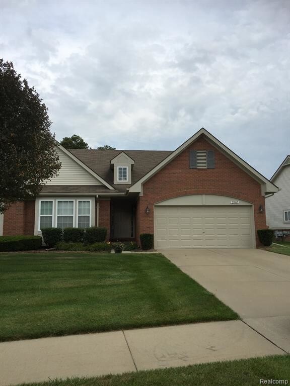Primary Photo - 23867 N Park Dr