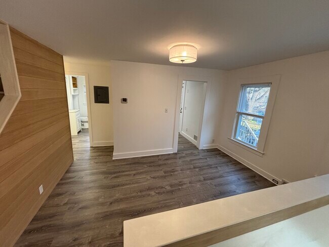 Foto del edificio - 1744 Farmington Ave