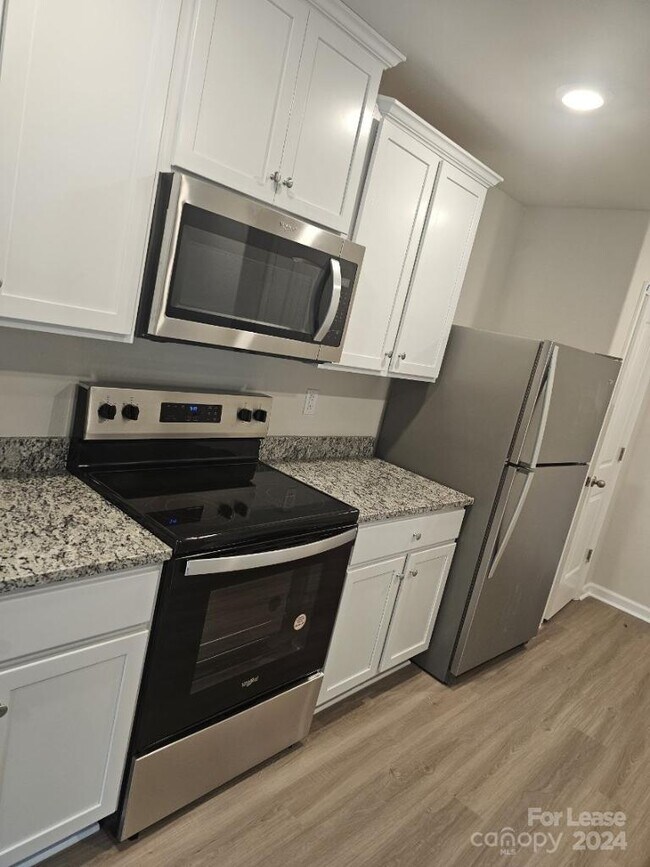 Building Photo - 5012 Golden Flyer Ln