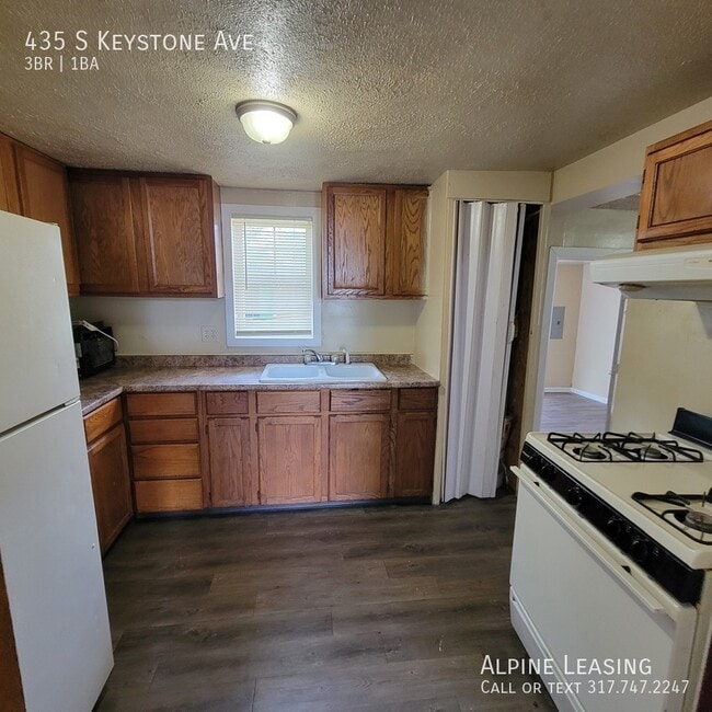 Building Photo - 435 S Keystone Ave