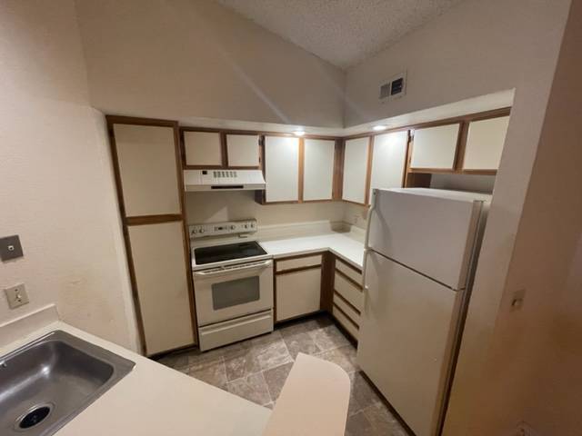 Primary Photo - 1401 Village Blvd