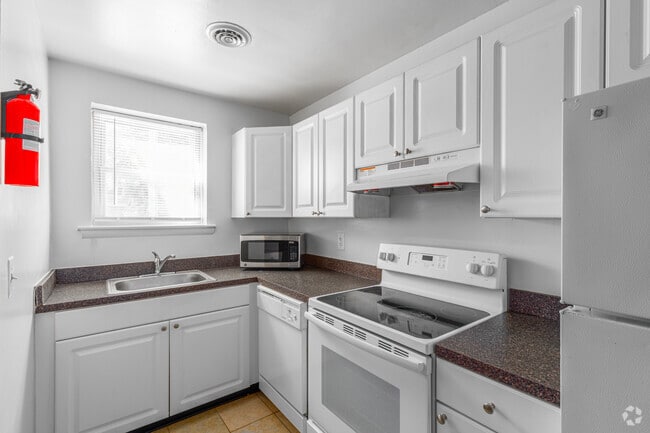 3 habitaciones, 2 baños - 1100 pies cuadrados - Cocina - Harbor Club