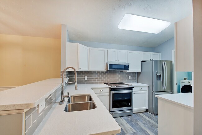 Foto del edificio - 5011 Opal Ridge Ln