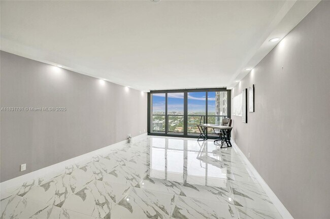 Foto del edificio - 2301 S Ocean Dr