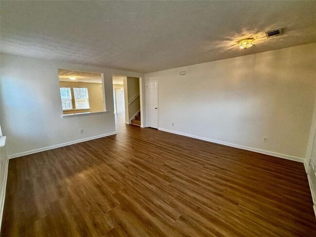 Foto del edificio - 2735 Meadow Trace Dr