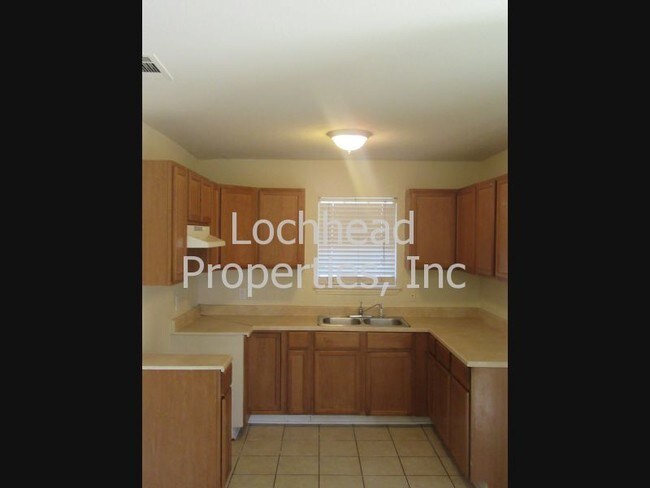 Building Photo - 708 S Hattie St